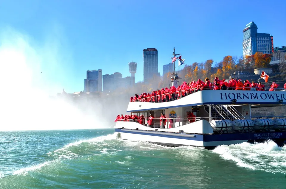 Hornblower cruise boat approaching the mist at Niagara Falls
